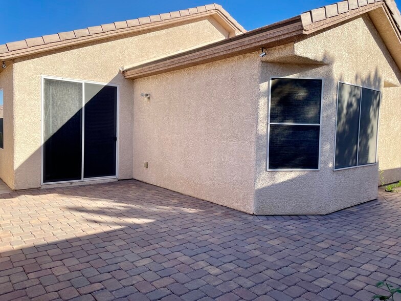 Building Photo - 2705 Mintlaw Ave