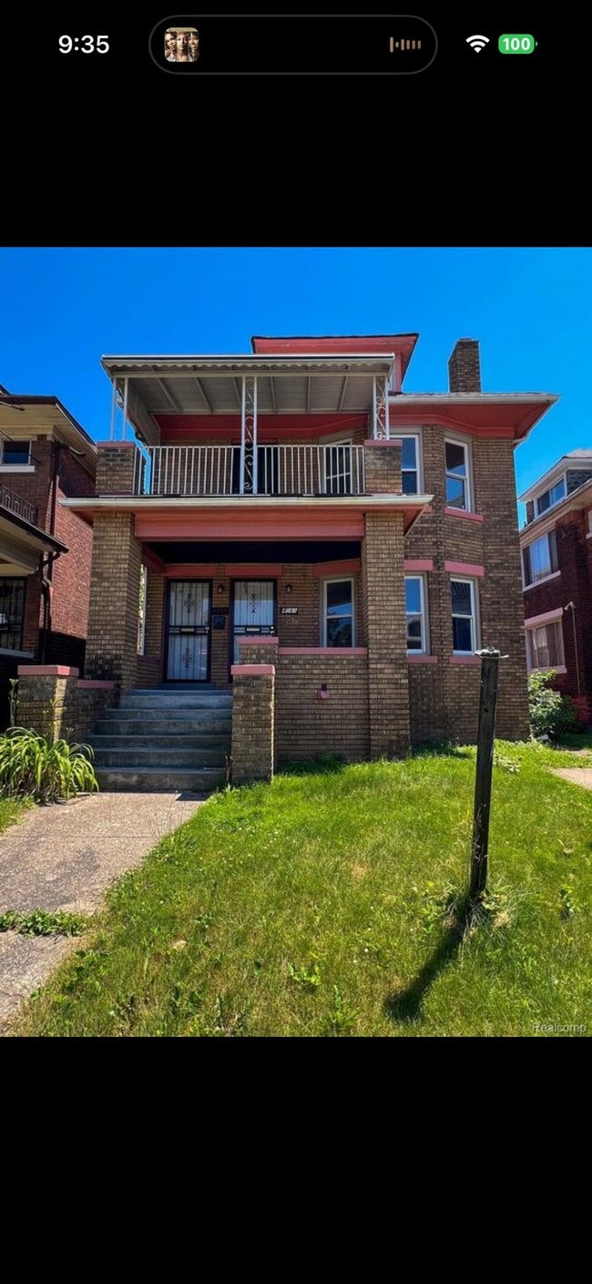Building Photo - 4081 Pingree St