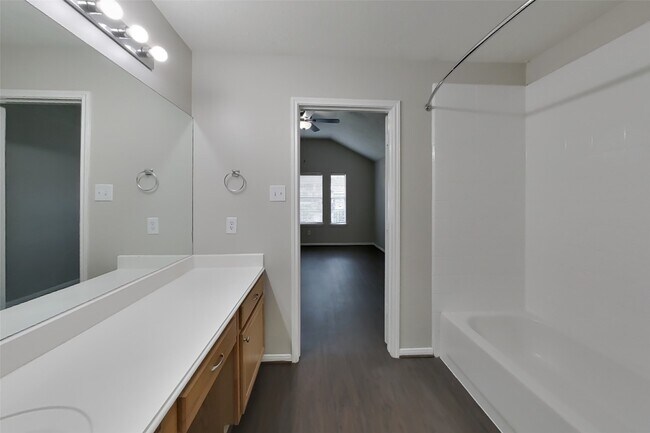 Building Photo - 12230 Scarlet River Dr