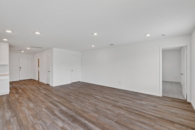Building Photo - 40818 Hawthorne Glades St