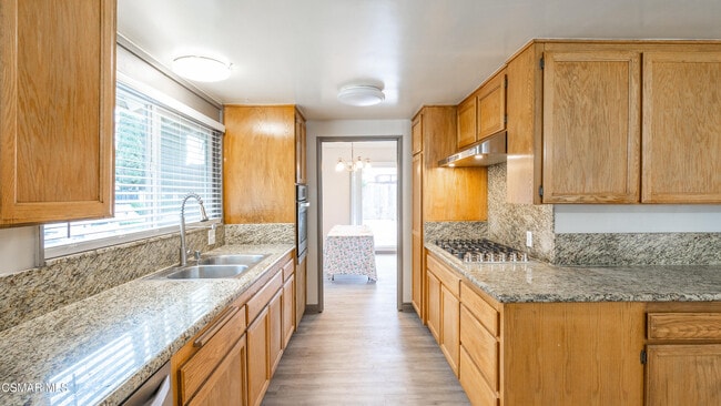 Building Photo - 5901 Hanna Ave