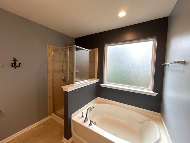 Building Photo - T.R. Lawing Realty Property