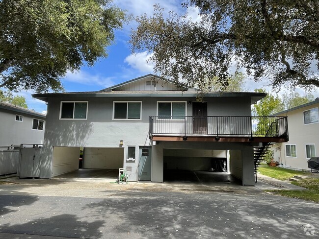 Building Photo - 2276 Segundo Ct