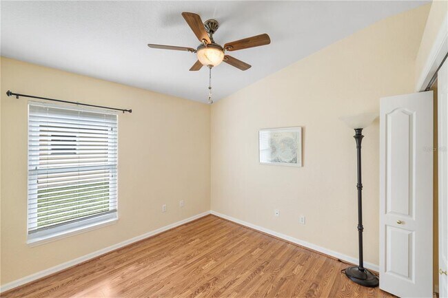 Building Photo - 1556 Scarlett Ave