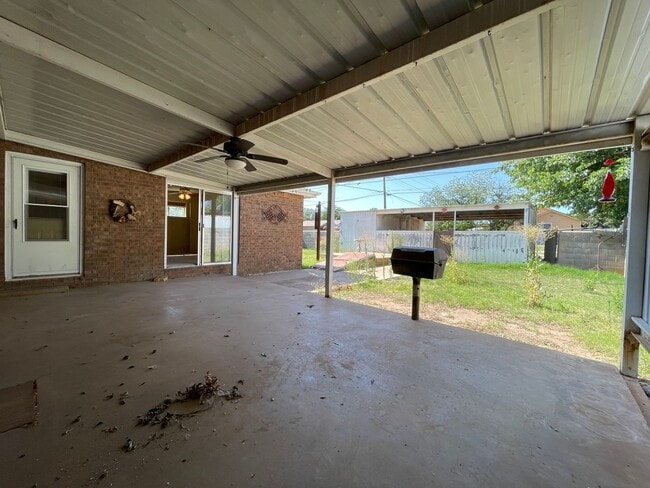 Building Photo - Cozy 3-Bed, 2-Bath Retreat in Serene Neigh...