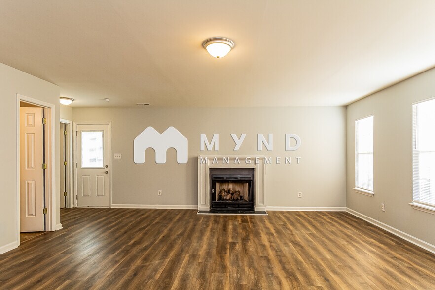 Building Photo - 3103 Cedarwood Dr