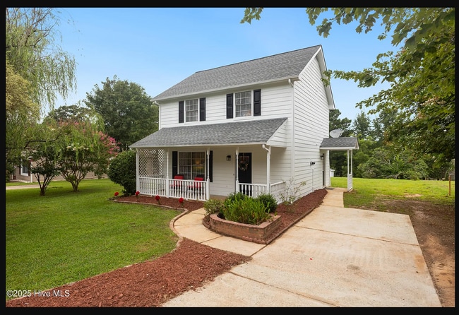 Building Photo - 601 Country Ln