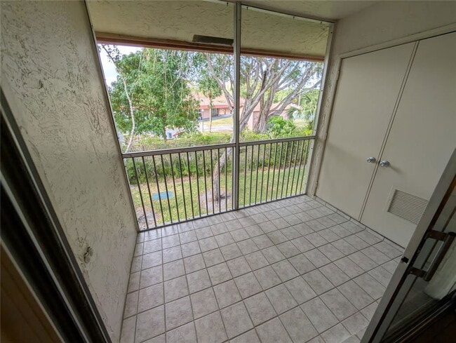 Building Photo - 3081 Holiday Springs Blvd