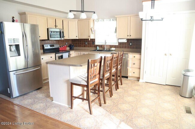 Building Photo - 10129 Spring Gate Dr