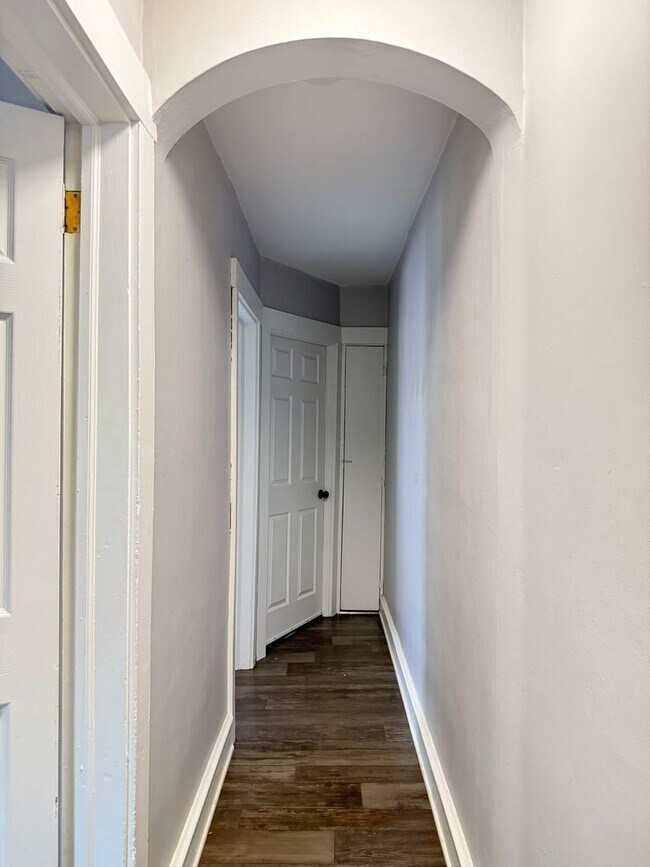 Building Photo - Modern 2 bedroom End-of-Row Townhome in Rothsville - w/ Garage & In Unit Laundry!