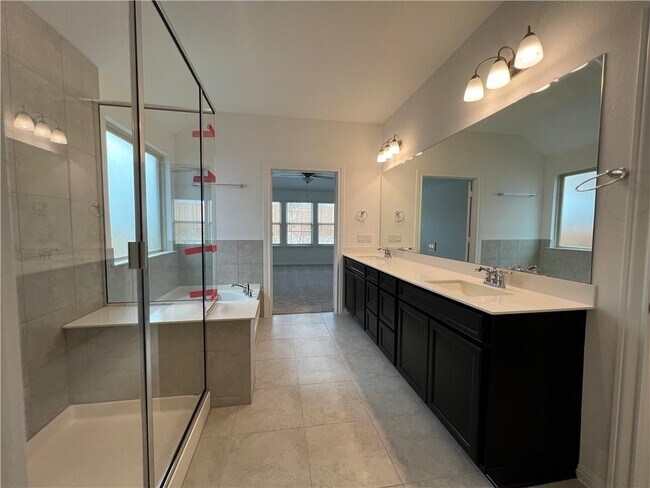 Building Photo - 10412 Spanish Jennet Wy