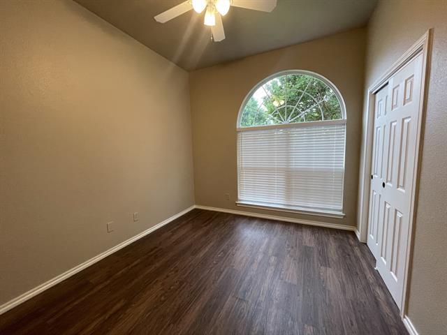 Building Photo - 204 Carlsbad Dr