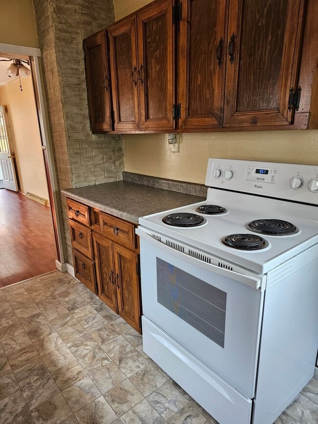 Building Photo - 2 Bed 1 Bath Single Family Home in Wisconsin Rapids