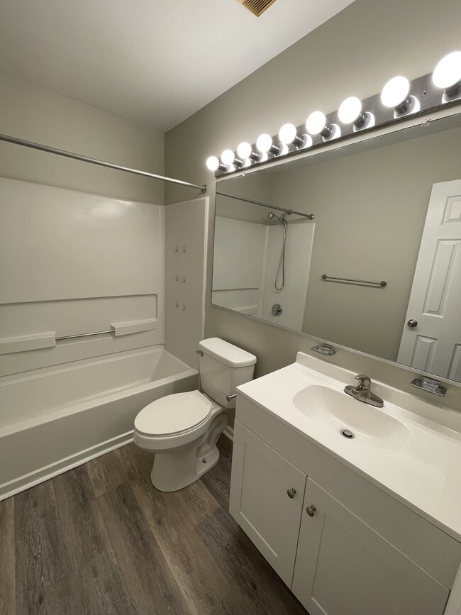 Building Photo - 1626 Glen Ave