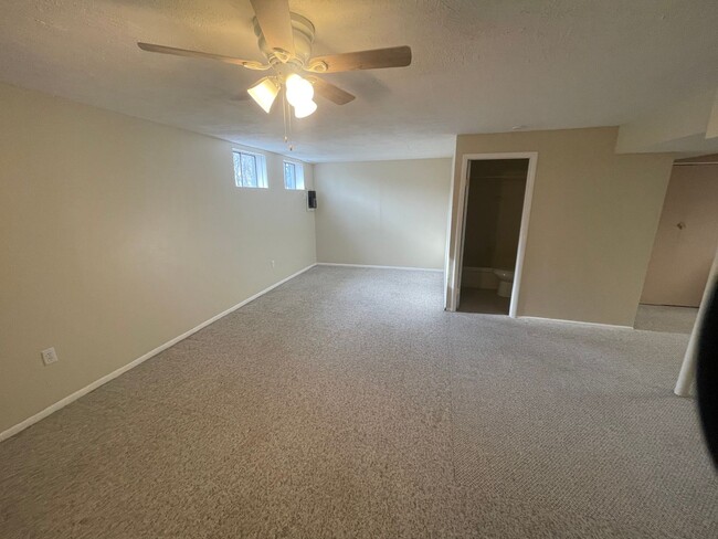 Building Photo - 2 Bed 2 Bath Townhome for lease: $1,480 pe...