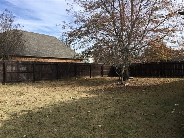 Building Photo - 13148 Braybourne Pky