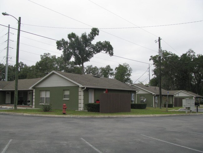 Building Photo - Castle Apartments