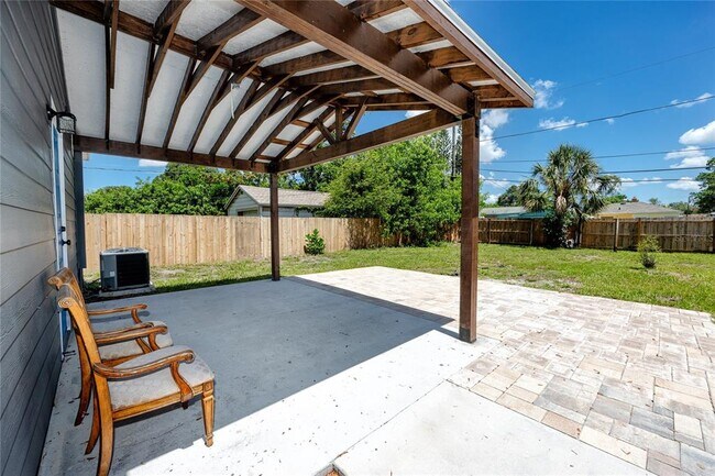 Building Photo - 2859 38th Ave N