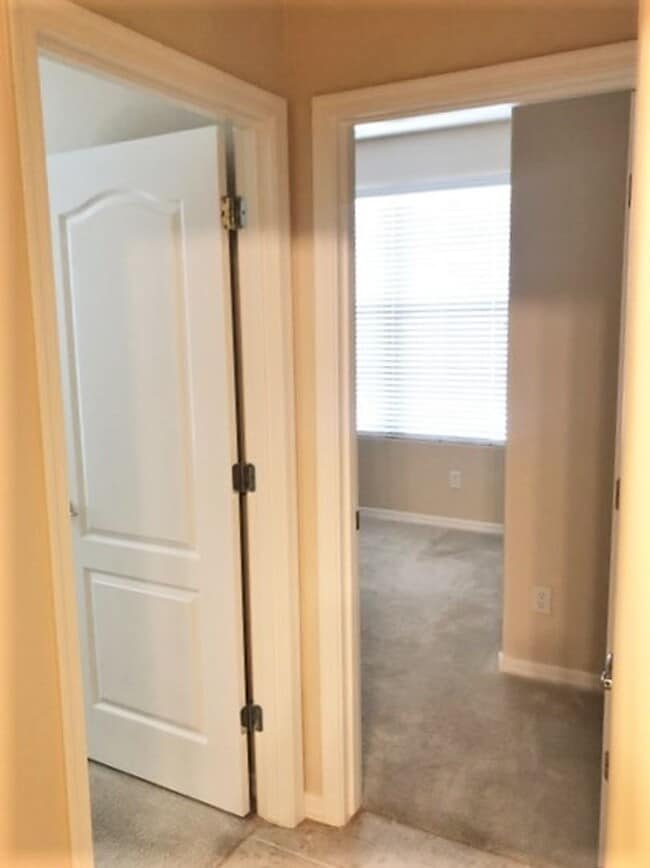 Building Photo - Beautiful 4 Bedroom / 2 Bath, in North Pho...