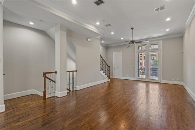 Building Photo - 643 S Cesar Chavez Blvd
