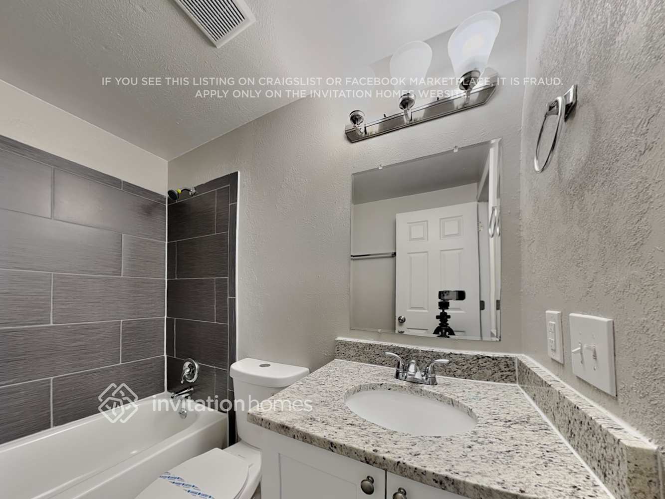 Building Photo - 17293 E Kenyon Dr