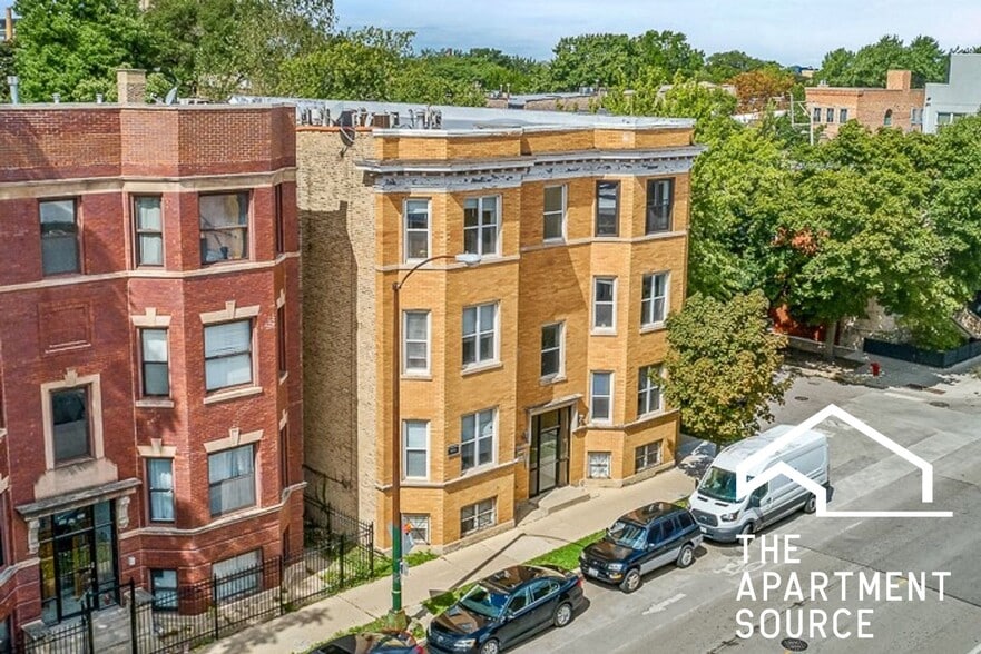 Building Photo - 1024 N Damen Ave