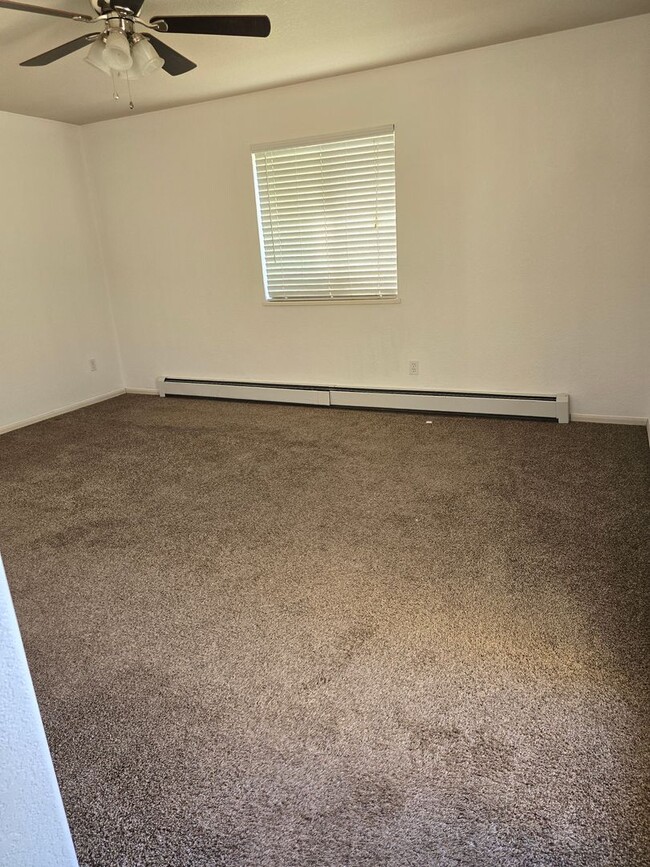 Building Photo - Nestled 3 bedroom, 2 bathroom in Fruitvale area