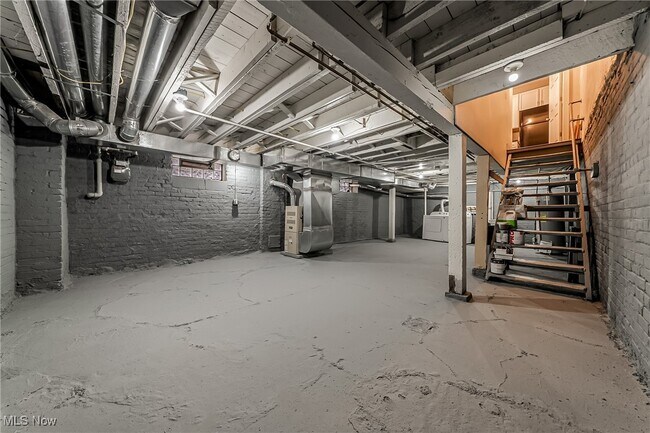 Building Photo - 11204 Clifton Blvd