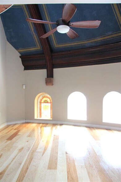 Building Photo - 25 Bow St