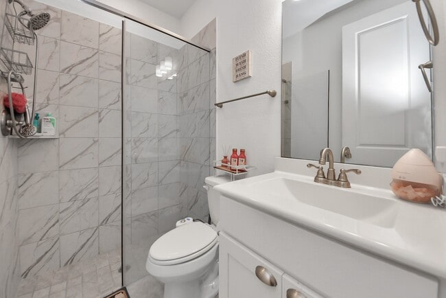 Building Photo - 10018 Knollwood Ln