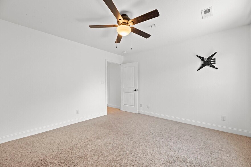 Building Photo - 317 Wynberry Ct