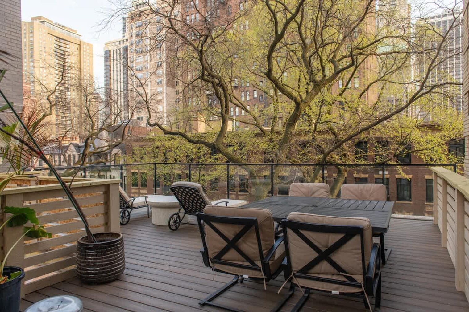 Building Photo - 22 E Elm St