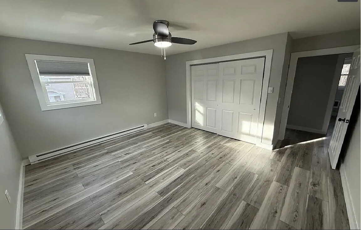 Building Photo - 12 Hunnewell Rd