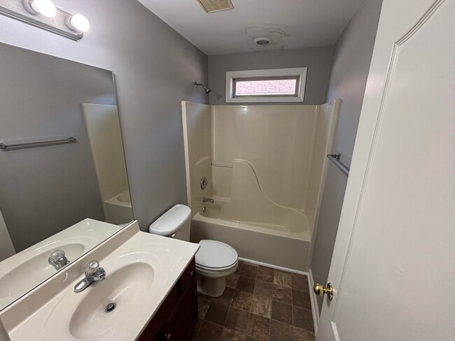 Building Photo - 160 Blue Heron Pl