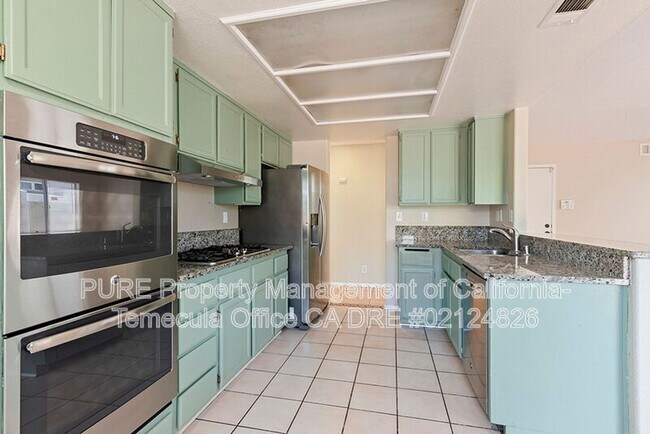 Building Photo - 25206 Parkcrest Dr