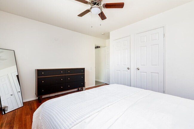 Building Photo - 620 St Bernard Dr