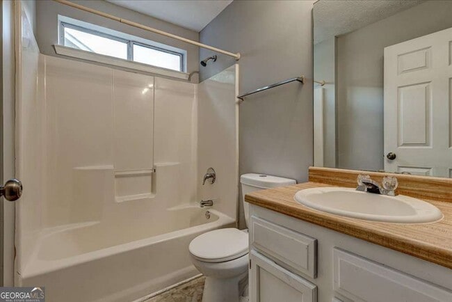 Building Photo - 3790 Benjamin Ct SW