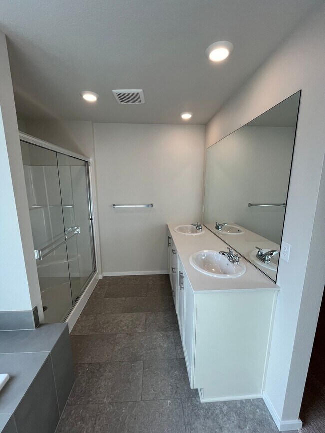 Building Photo - Brand New Construction Across from Park