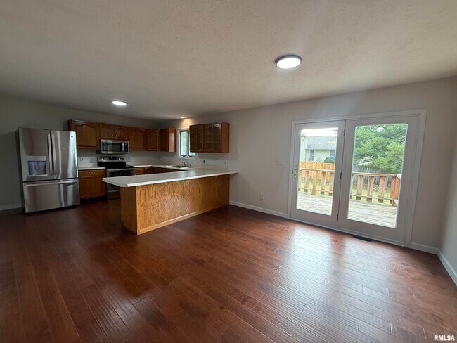 Building Photo - 205 Appomattox Dr