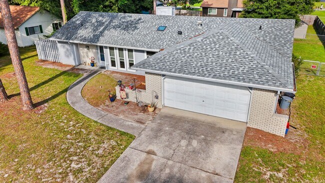 Building Photo - Beautifully updated 3 bedroom 2 bath home in Valwood