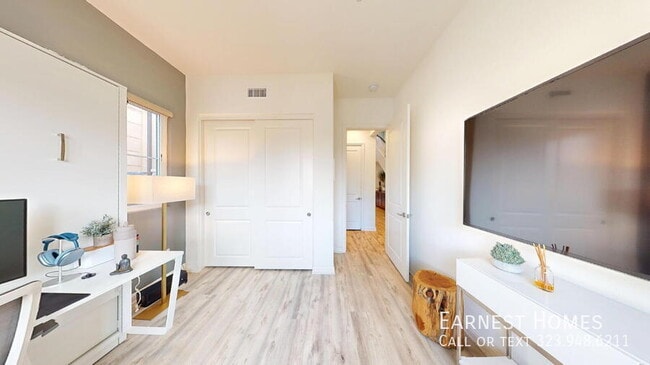 Building Photo - 20607 W Chestnut Cir