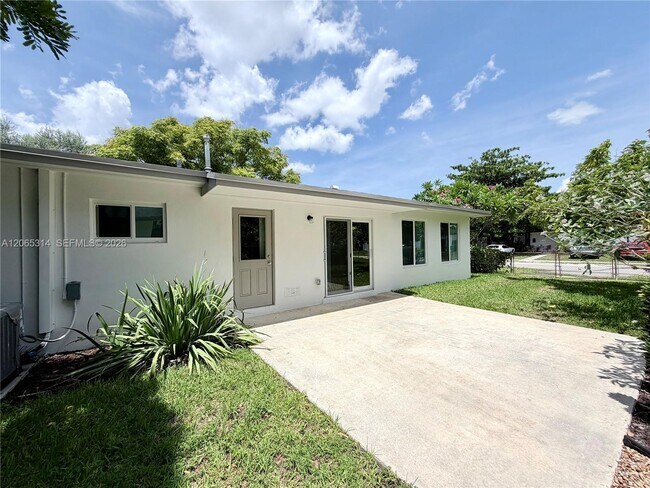 Building Photo - 5101 SW 127th Pl