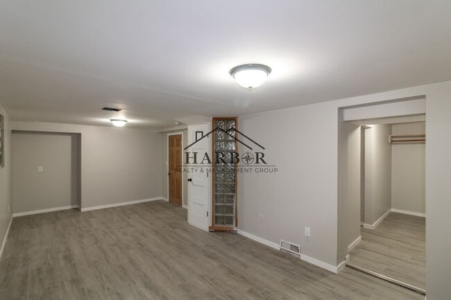 Building Photo - 1401 26th St NW