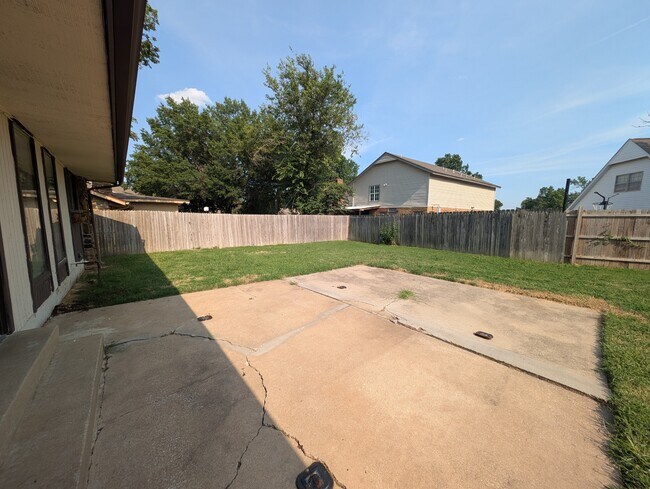 Building Photo - 8440 E 64th Pl
