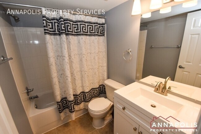 Building Photo - 1115 Primrose Ct