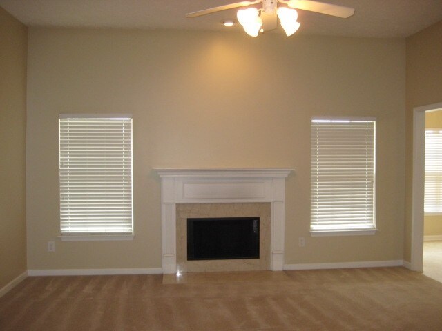 Building Photo - 4003 Strata Dr