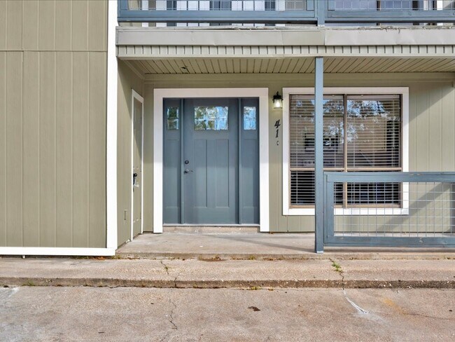 Building Photo - 41 Harbour Row Dr