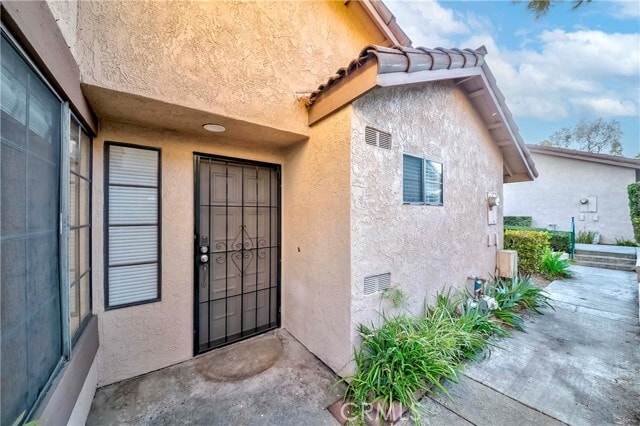 Building Photo - 2410 Plaza De Vista