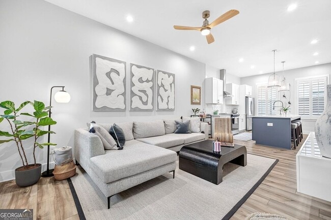 Building Photo - 4465 Dalston Dr