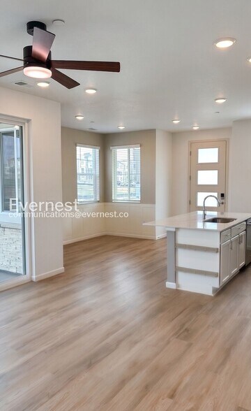 Building Photo - 1364 Penner Dr